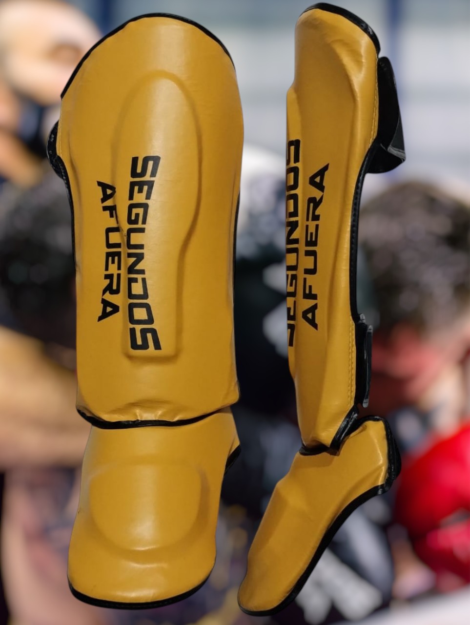 PROTECTOR DE TIBIA RIGIDO PROFESIONAL AMARILLO