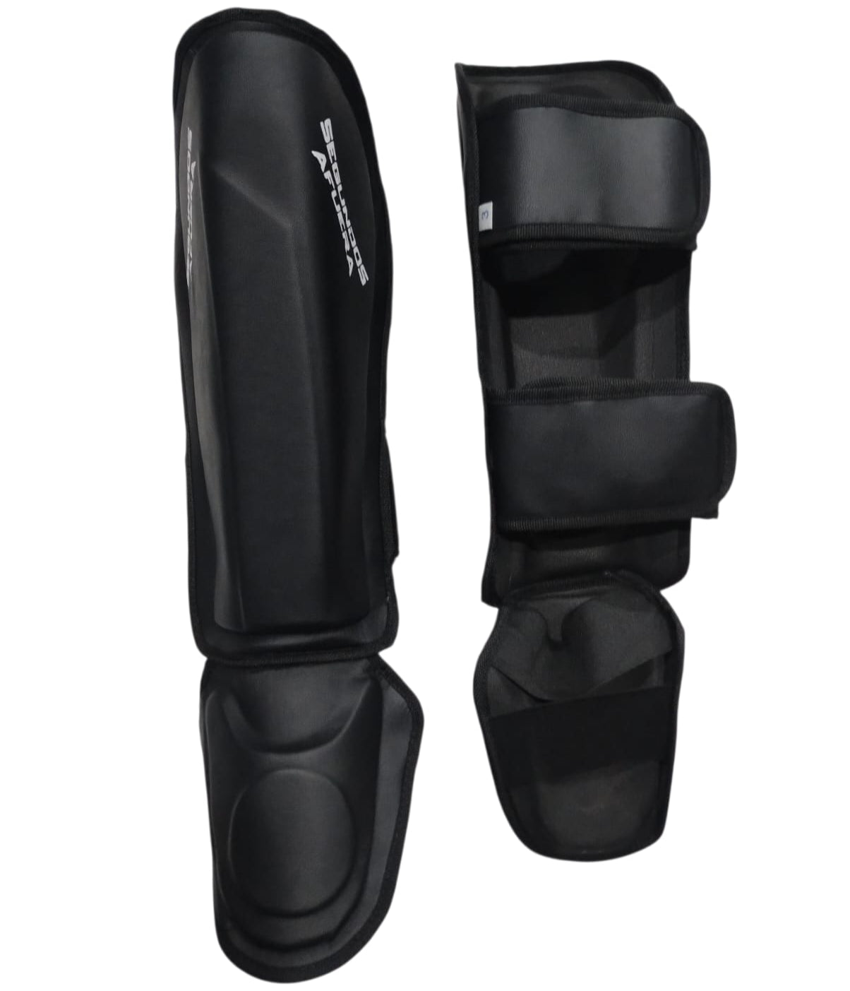PROTECTOR DE TIBIA RIGIDO PROFESIONAL NEGRO. 
MODELO ESCARLATA