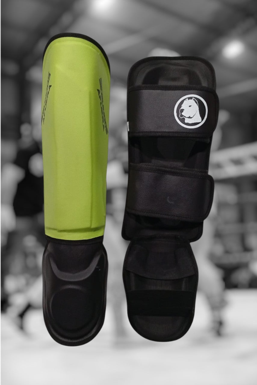 PROTECTOR DE TIBIA RIGIDO PROFESIONAL VERDE.
MODELO ESCARLATA