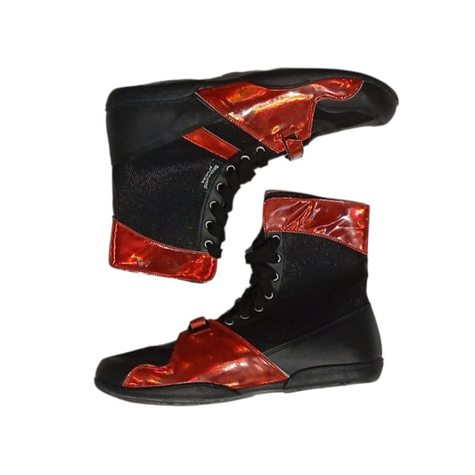 BOTA NEGRA CON ROJO BRILLANTE